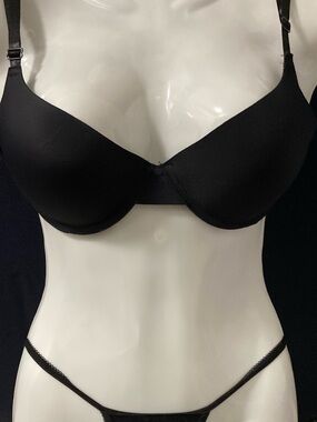 Marilyn Monroe Black T-Shirt Bra 34B Smooth Underwire Lingerie